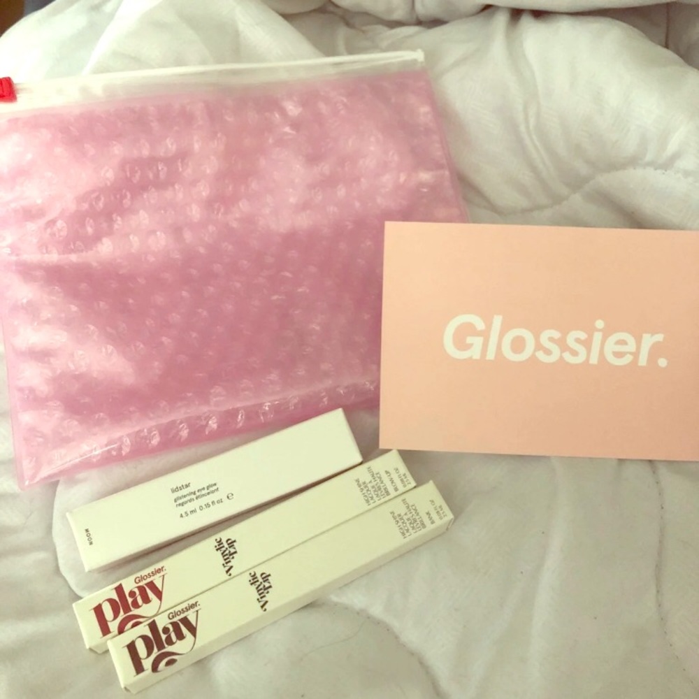 Glossier play bundle lid Star vinylic lip with bag